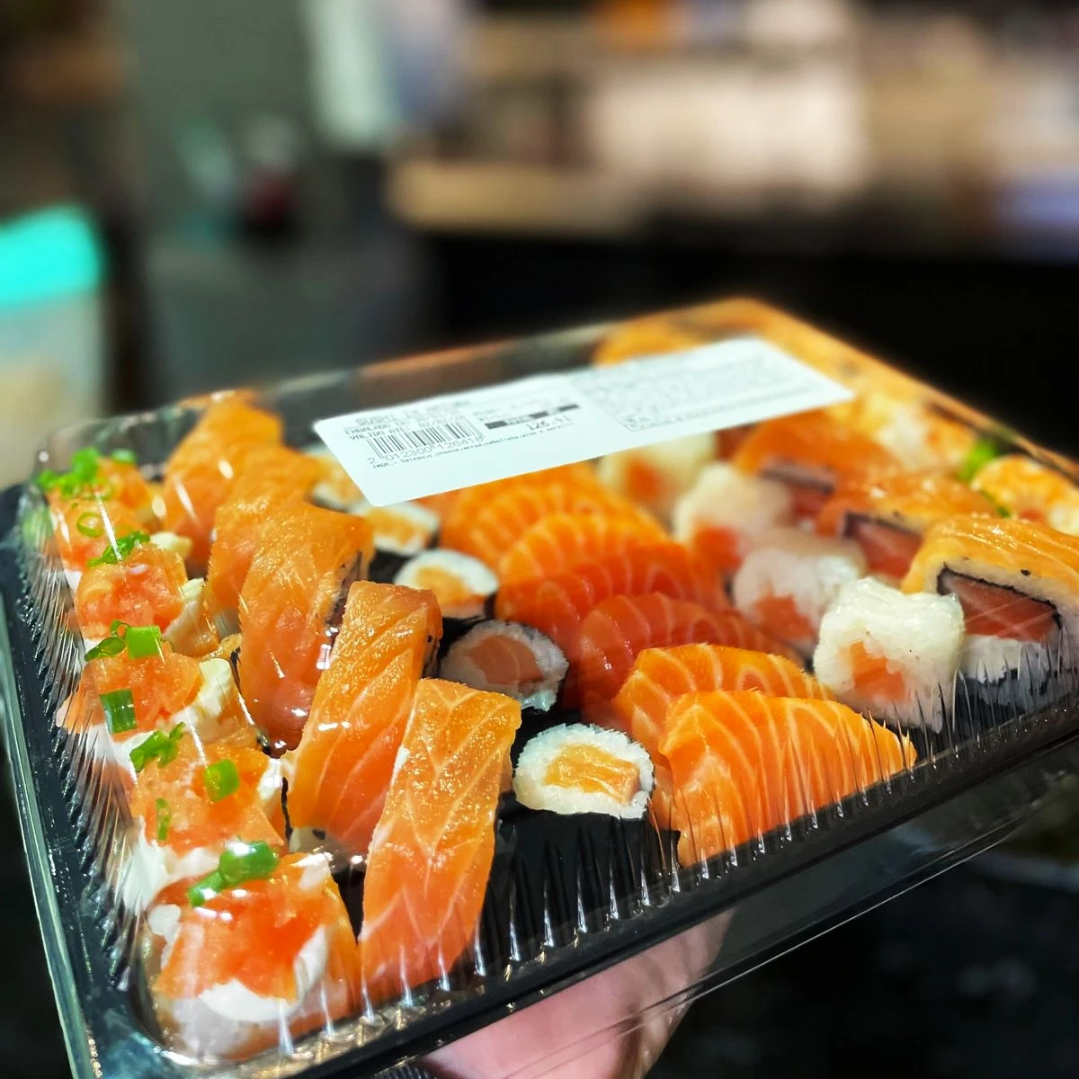 Sushi especial com salmão fresco